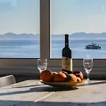 Beautiful In With House Sea View *