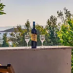 Beautiful In With House Sea View Holiday home *