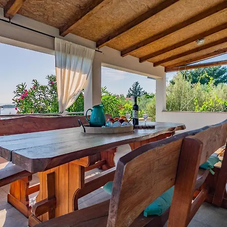 Beautiful In With House Sea View Zdrelac