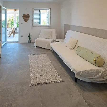Beautiful In With House Sea View *