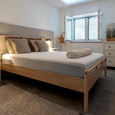 بيت للعطل Beautiful In With House Sea View Ždrelac
