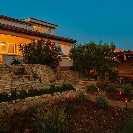 בית נופש Lovely In