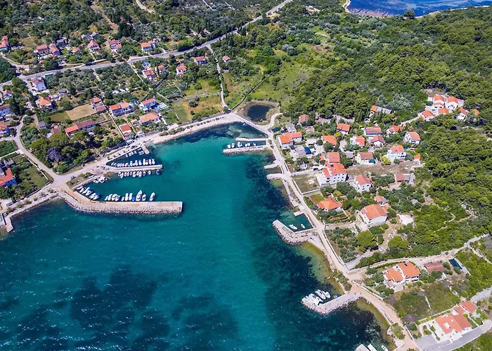 Lovely In Дом отдыха Ждрелац