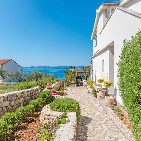 Tatil Evi Beautiful In With House Sea View Ždrelac