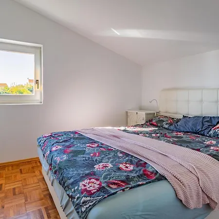 Beautiful In With House Sea View Tatil Evi Ždrelac