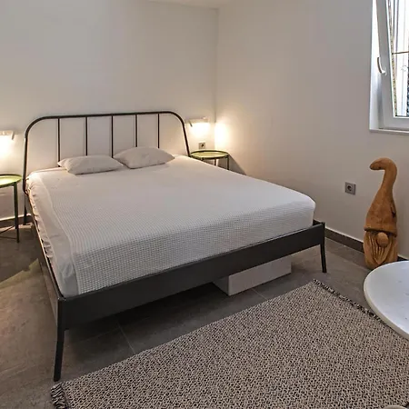Beautiful In With House Sea View *